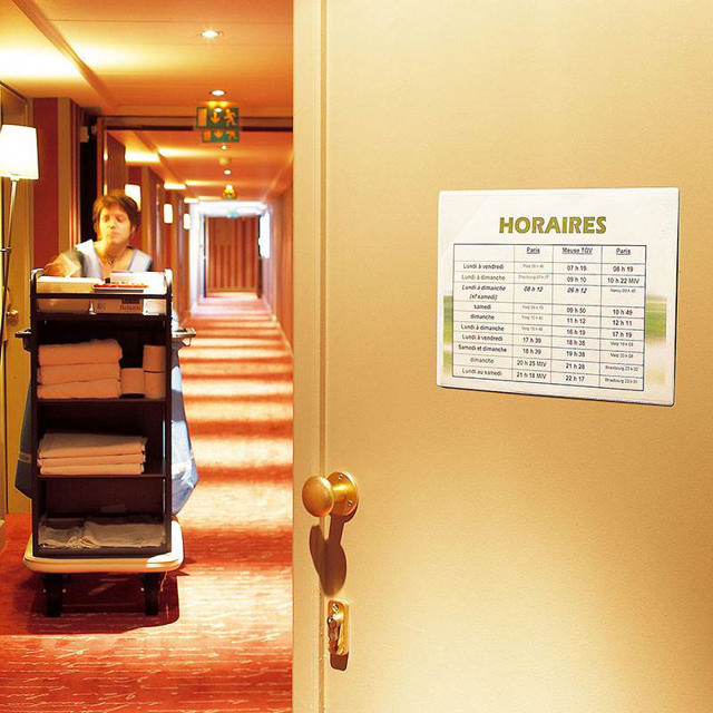 Easy Load Permanent Pocket with Corner Closure