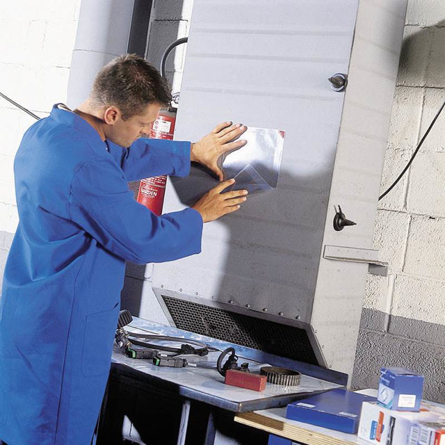 Kang Easy Clic Repositionable Pocket with Magnetic Corner Closure